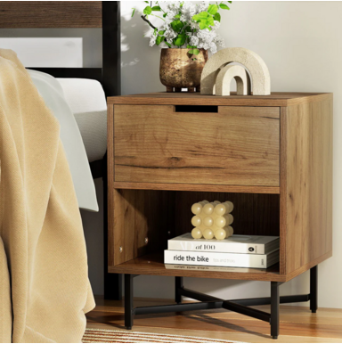 Kravu Bedside 1.png